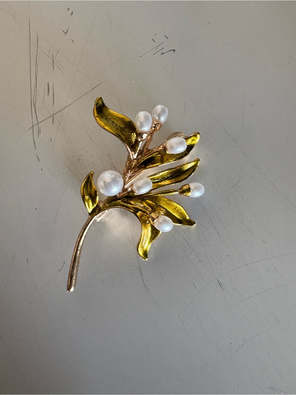 Vintage Gold and White Pearl Leaf Brooch
